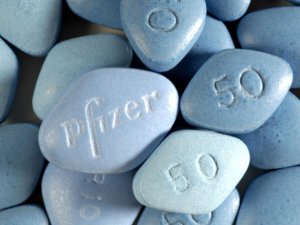 Doğum oranı artsın diye tüm çiftlere ücretsiz Viagra dağıtılacak!