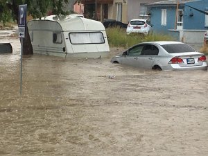 Dikkat bu yollar su taşkınları nedeniyle trafiğe kapalı!