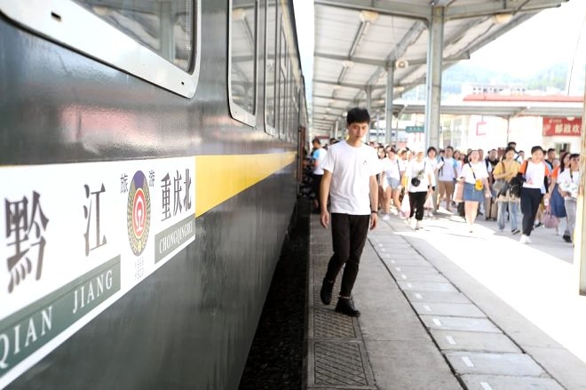 Devletten azalan evlilik oranına akılalmaz çözüm: İzdivaç treni! galerisi resim 8