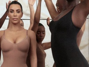 Kim Kardashian kendi korsesi yüzünden altına yaptığını itiraf etti