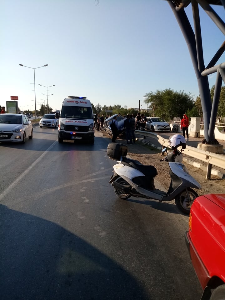 Lefkoşa'da Yakın Doğu Bulvarı'nda trafik kazası meydana geldi galerisi resim 3