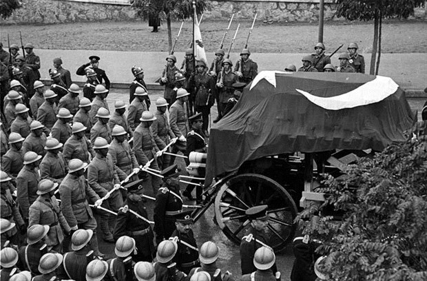 Atatürk’ün cenazesinden fotoğraflar... galerisi resim 24