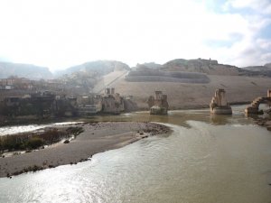 12 bin yıllık Hasankeyf’ten geriye enkaz kaldı