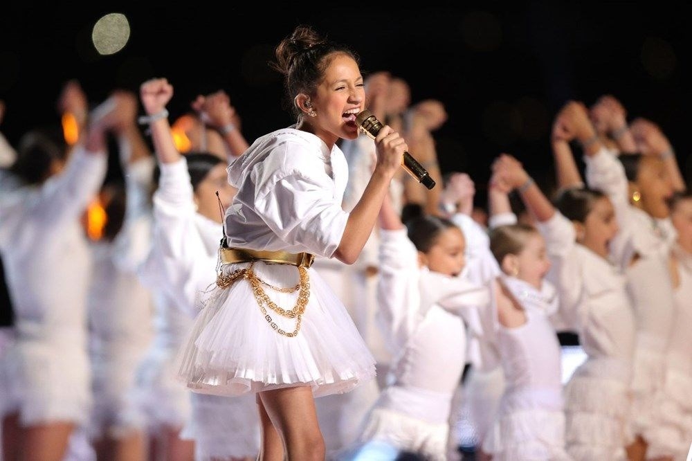 Jennifer Lopez'in 12 yaşındaki kızı Emme kitap çıkardı galerisi resim 4