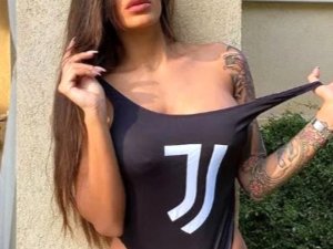 Genç Model Juventus şampiyon olursa soyunacağını söyledi