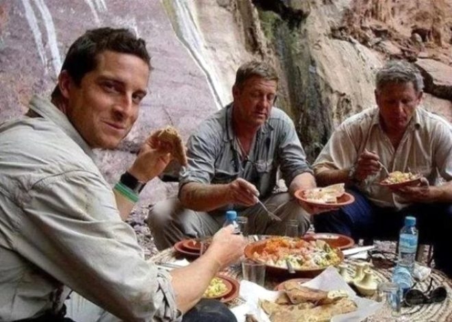 Doğanın cesur çocuğu Bear Grylls dünyaya rezil oldu! Meğer herkesi kandı galerisi resim 6