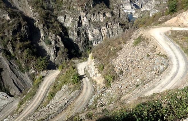 Türkiye'nin en tehlikeli yolu! Mesafeyi kısaltıyor, ama ecel terler galerisi resim 12