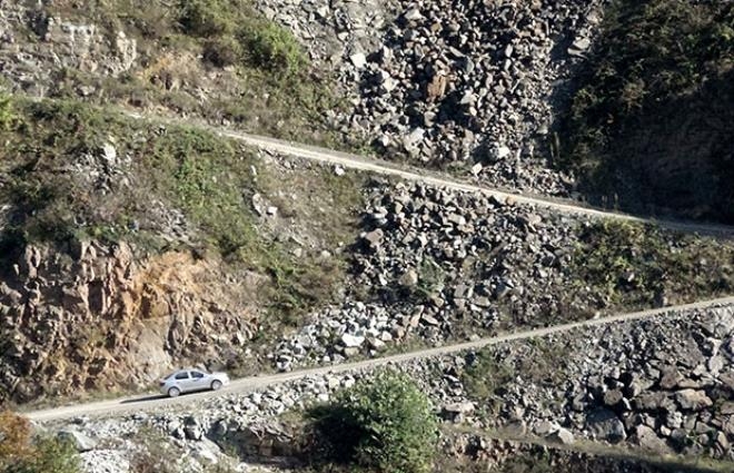 Türkiye'nin en tehlikeli yolu! Mesafeyi kısaltıyor, ama ecel terler galerisi resim 9