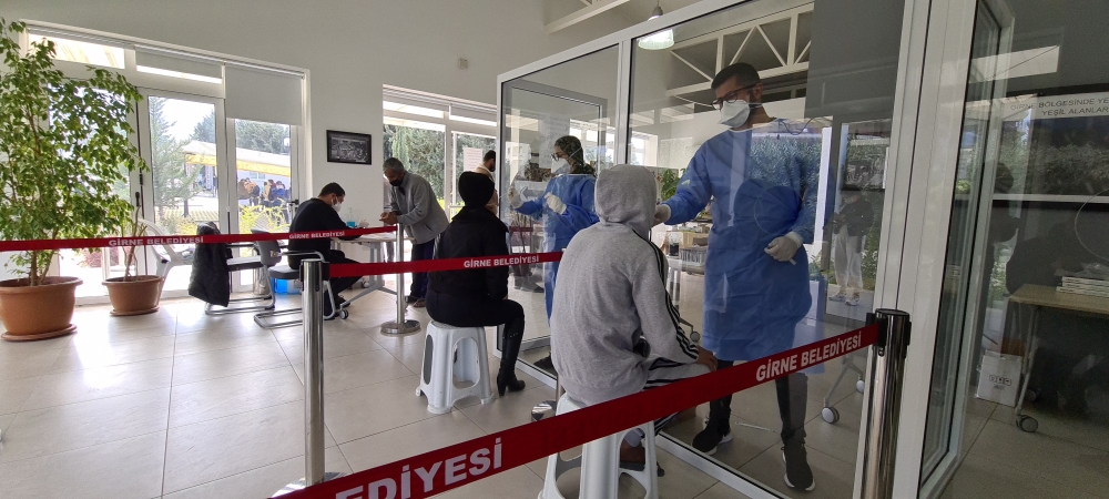 Girne'de  PCR Testlerine Hafta Sonu Büyük İlgi Vardı galerisi resim 5