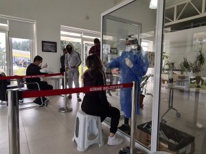 Girne'de  PCR Testlerine Hafta Sonu Büyük İlgi Vardı