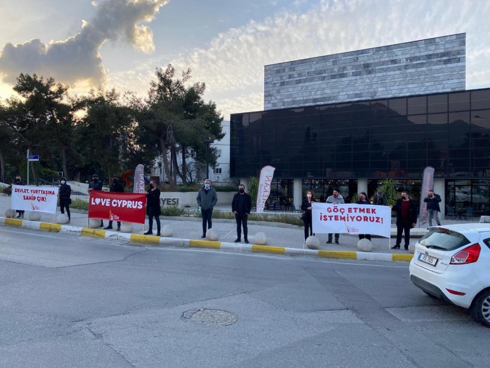 Gençler Kıbrıs’a olan sevdalarını sokaklara taşıdı galerisi resim 10