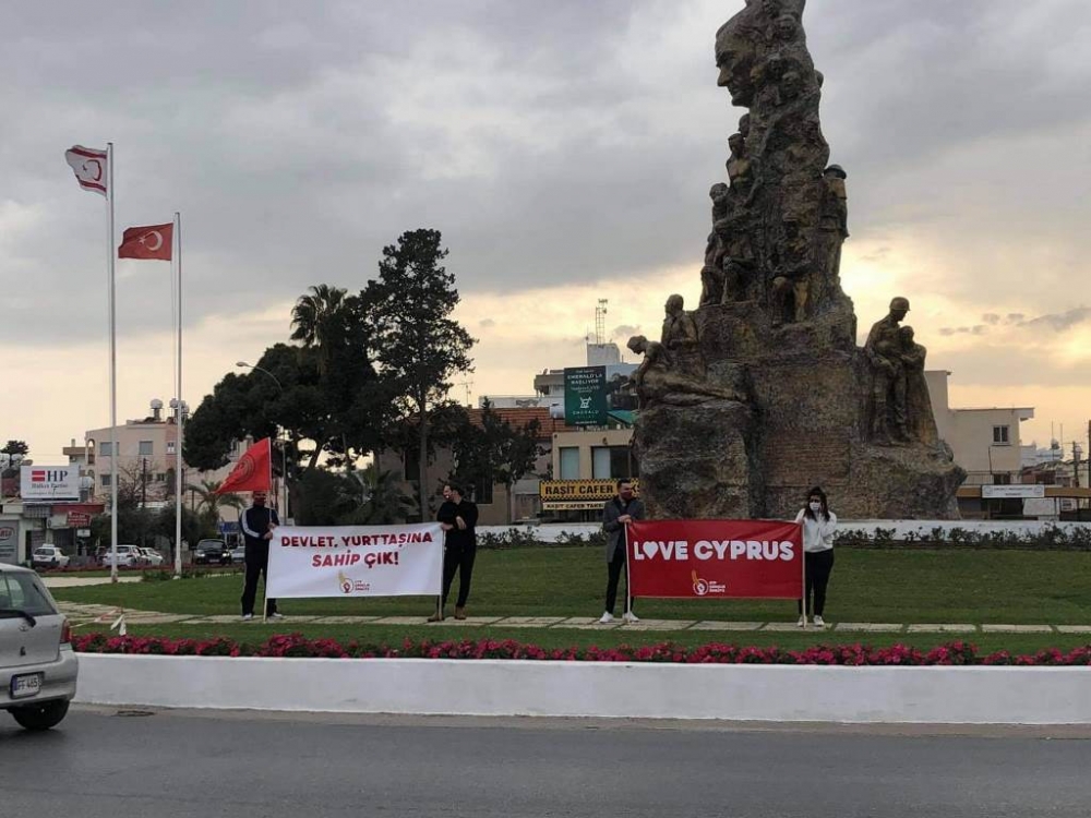 Gençler Kıbrıs’a olan sevdalarını sokaklara taşıdı galerisi resim 2