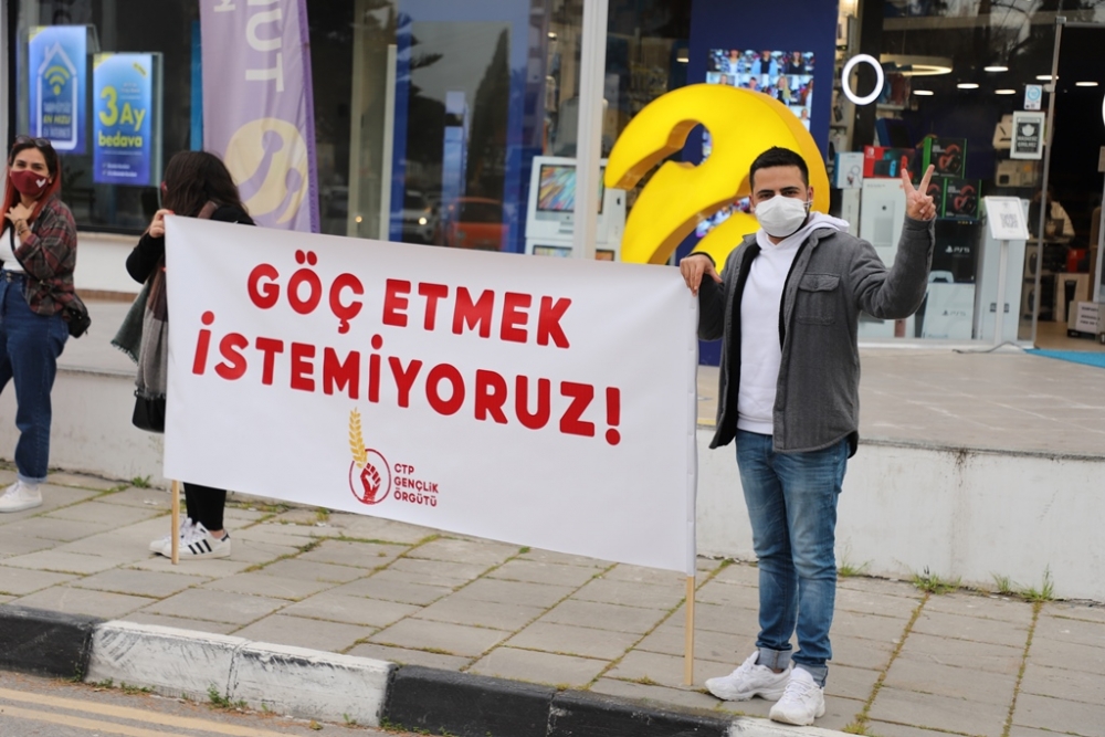 Gençler Kıbrıs’a olan sevdalarını sokaklara taşıdı galerisi resim 4