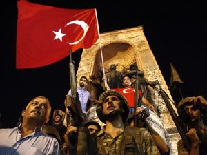 Darbe girişiminde Taksim'den fotoğraflar