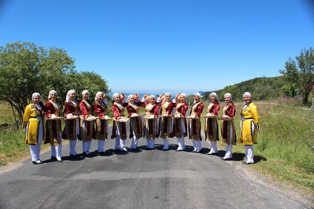 Pergamalı folklor ekibinden Fransa çıkarması! galerisi resim 18