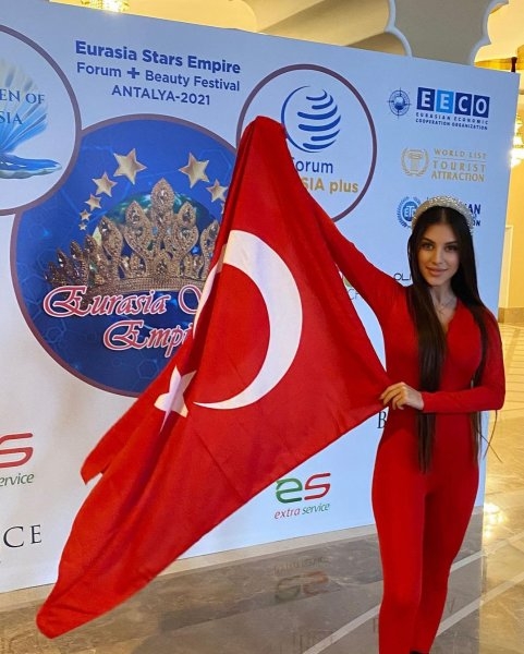 The Queen Of Eurasia Güzellik Yarışması'nın Birincisi Moujan Rajaei galerisi resim 2