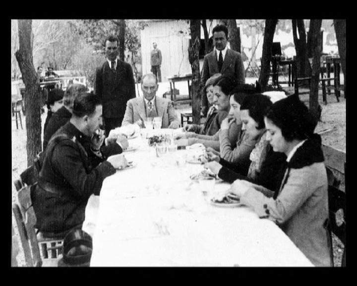 Atatürk'ün bu fotoğraflarını belkide hiç görmediniz... galerisi resim 127