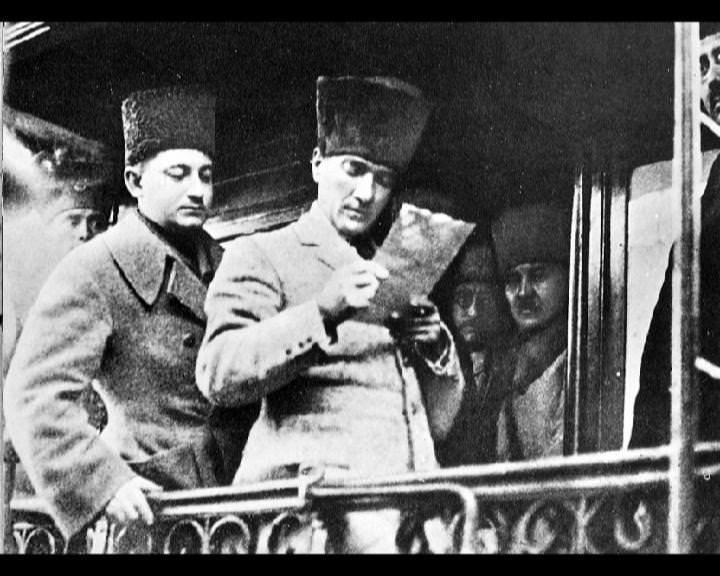 Atatürk'ün bu fotoğraflarını belkide hiç görmediniz... galerisi resim 191