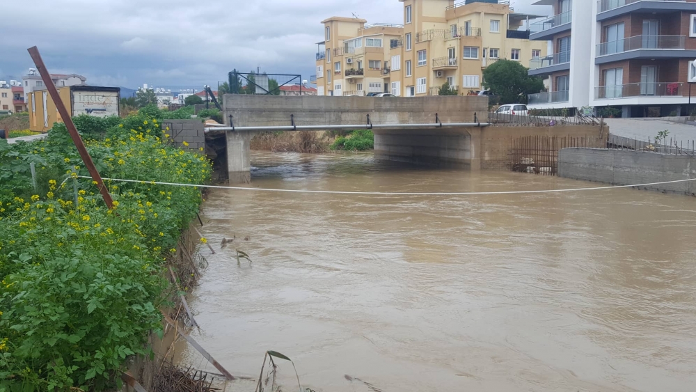 Kanlı Dere korkuttu !.. galerisi resim 10