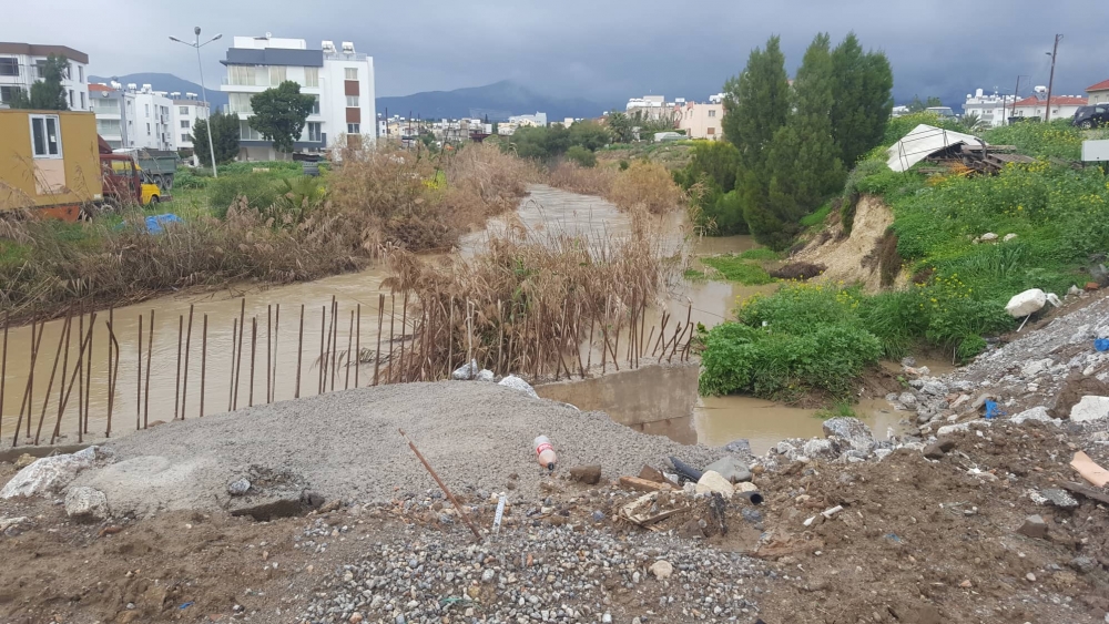 Kanlı Dere korkuttu !.. galerisi resim 14