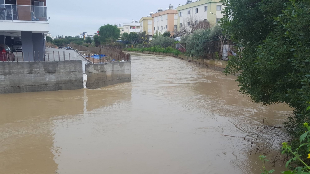 Kanlı Dere korkuttu !.. galerisi resim 19