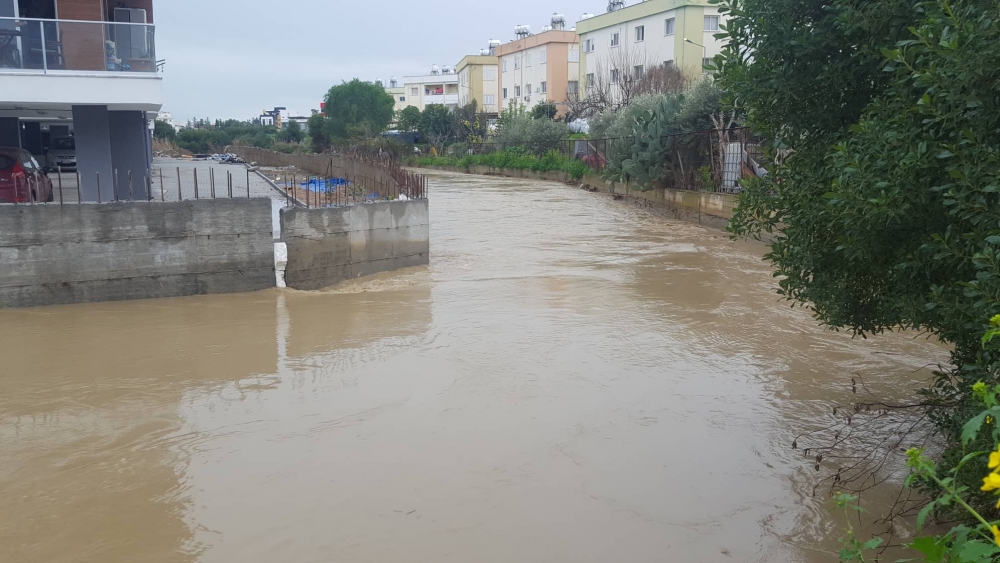 Kanlı Dere korkuttu !.. galerisi resim 23