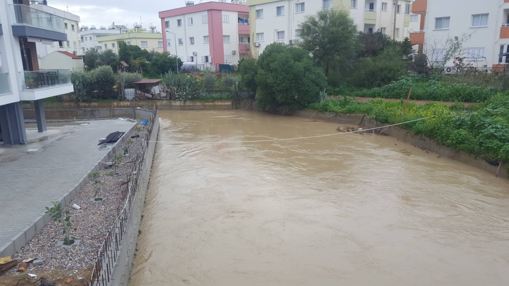 Kanlı Dere korkuttu !.. galerisi resim 7