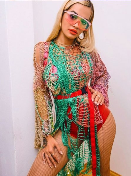 İngiliz şarkıcı Rita Ora sosyal medyayı salladı galerisi resim 19