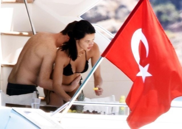 Adriana Lima: Metin Hara beni kullandı galerisi resim 8