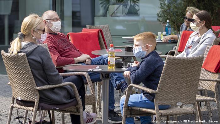 Almanya'da korona siyasetine destek azalıyor