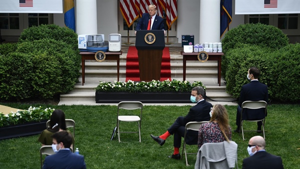 Beyaz Saray’da Trump Ve Pence Hariç Herkese Maske