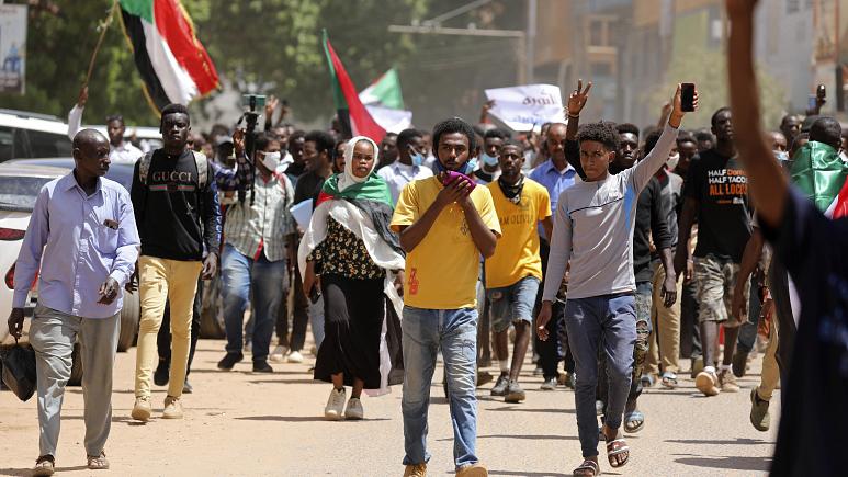 Sudan'da hükümet din ile devleti birbirinden ayırmayı kabul etti; 30 yıllık İslami yönetim sona erdi