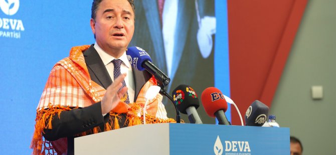 Ali Babacan: İnsan hakları dersi almak istiyorsanız tweet attığı için tutuklanan lise üniversite öğrencileriyle görüşün