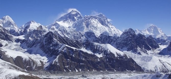 Everest Dağı'nın, Yeni Yapılan Ölçümlerde 73 Santim Daha Uzun Olduğu Belirlendi