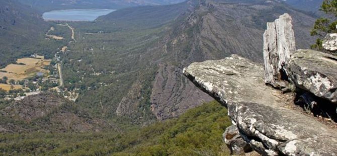 Fotoğraf çekerken uçurumdan yuvarlandı; hayatını kaybetti