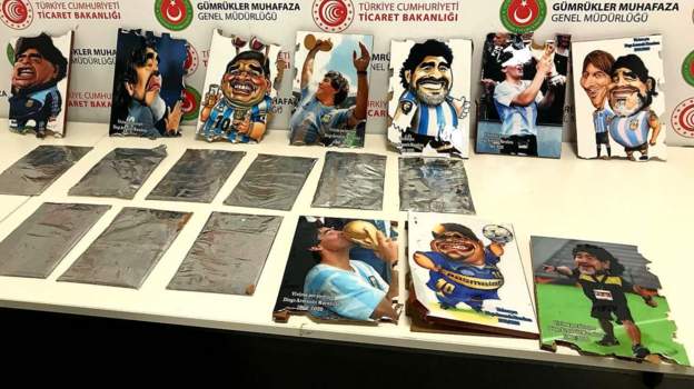 İstanbul Havalimanı’nda Maradona tabloları içinde 2,6 kilogram kokain bulundu