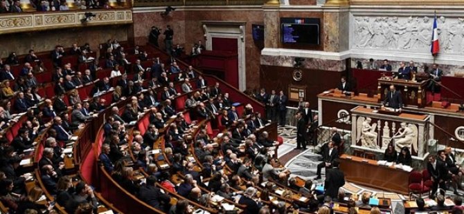 Η Γαλλική Εθνοσυνέλευση εγκρίνει το «νόμο κατά του χωριστικού Ισλάμ»