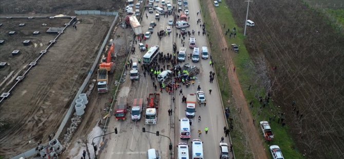 Bursa-Ankara kara yolunda zincirleme trafik kazası: 4 ölü, 20 yaralı