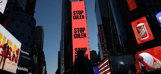 New York'ta Gülen taraftarlarının #StopErdogan ilanına reklam panosu üzerinden karşılık: #StopGulen