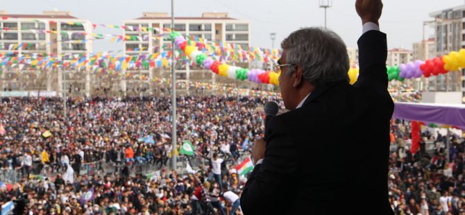 Anayasa Mahkemesi, HDP'nin kapatılmasına ilişkin iddianameyi iade etti