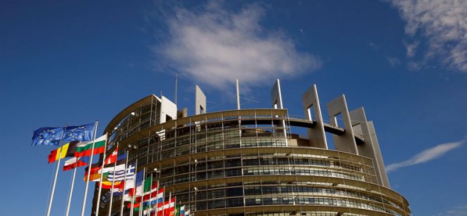 Avrupa Parlamentosu, Sera Gazı Emisyon Hedeflerini Bağlayıcı Hale Getirecek Yasayı Onayladı