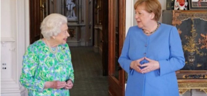 İngiltere Kraliçesi II. Elizabeth'ten Angela Merkel’e özel broş