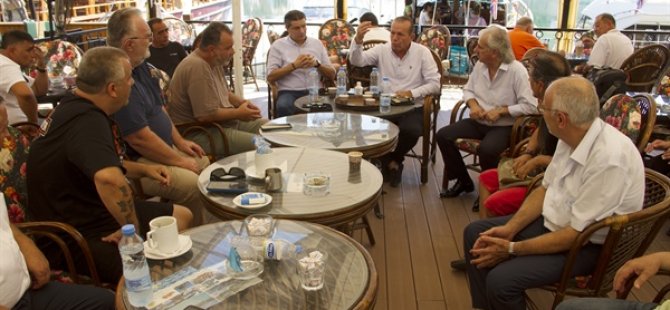 Bakan Ataoğlu Girne Limanı'ndan esnafı dinledi