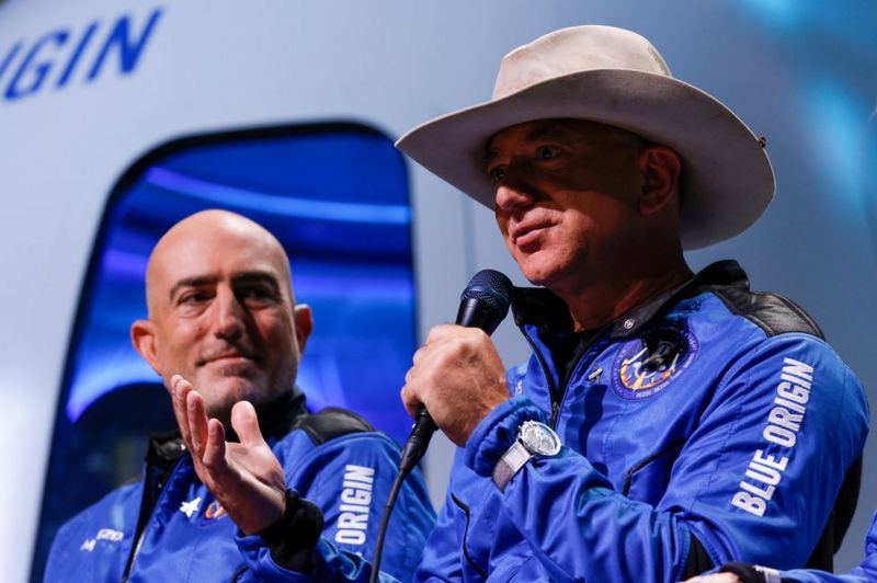 Jeff Bezos'un şirketi Blue Origin, Elon Musk'ın SpaceX şirketiyle anlaşan NASA'ya dava açtı