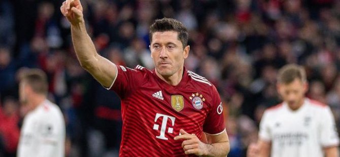 Robert Lewandowski Rekora Doymuyor