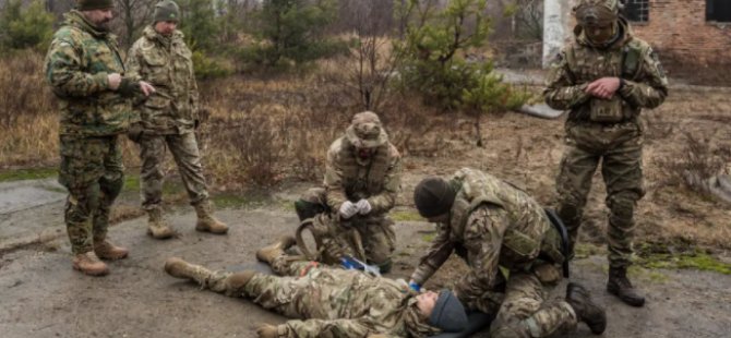 Ukrayna, potansiyel Rus işgaline karşı sivillere muharebe eğitimi veriyor