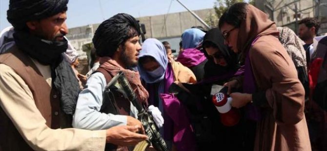 Afganistan’daki İngiltere elçiliği çalışanları Taliban’ın kendilerine işkence ettiğini anlatıyor