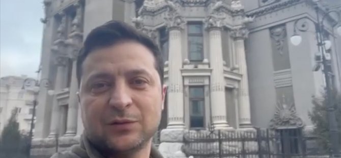 Zelenskiy, Ülkesini Terk Etmediğini ve Rusya'ya Karşı Savaşacaklarını Bildirdi