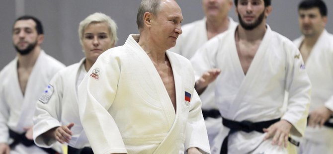 Uluslararası Judo Federasyonu, Vladimir Putin'in onursal başkanlığını askıya aldı