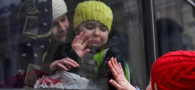 UNICEF: Ukrayna’da 4,8 milyon çocuk yerinden edildi